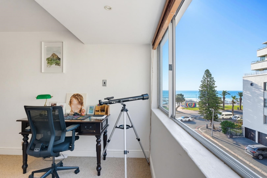 2 Bedroom Property for Sale in Sea Point Western Cape